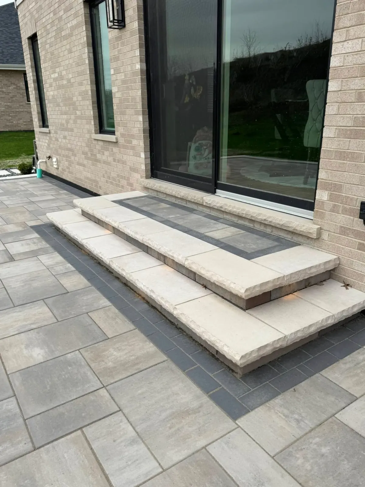 Front walk with natural grade transition in Naperville, IL